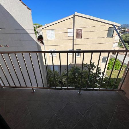Apartments Mihi Подстрана Экстерьер фото