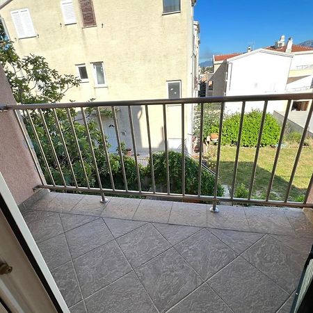 Apartments Mihi Подстрана Экстерьер фото