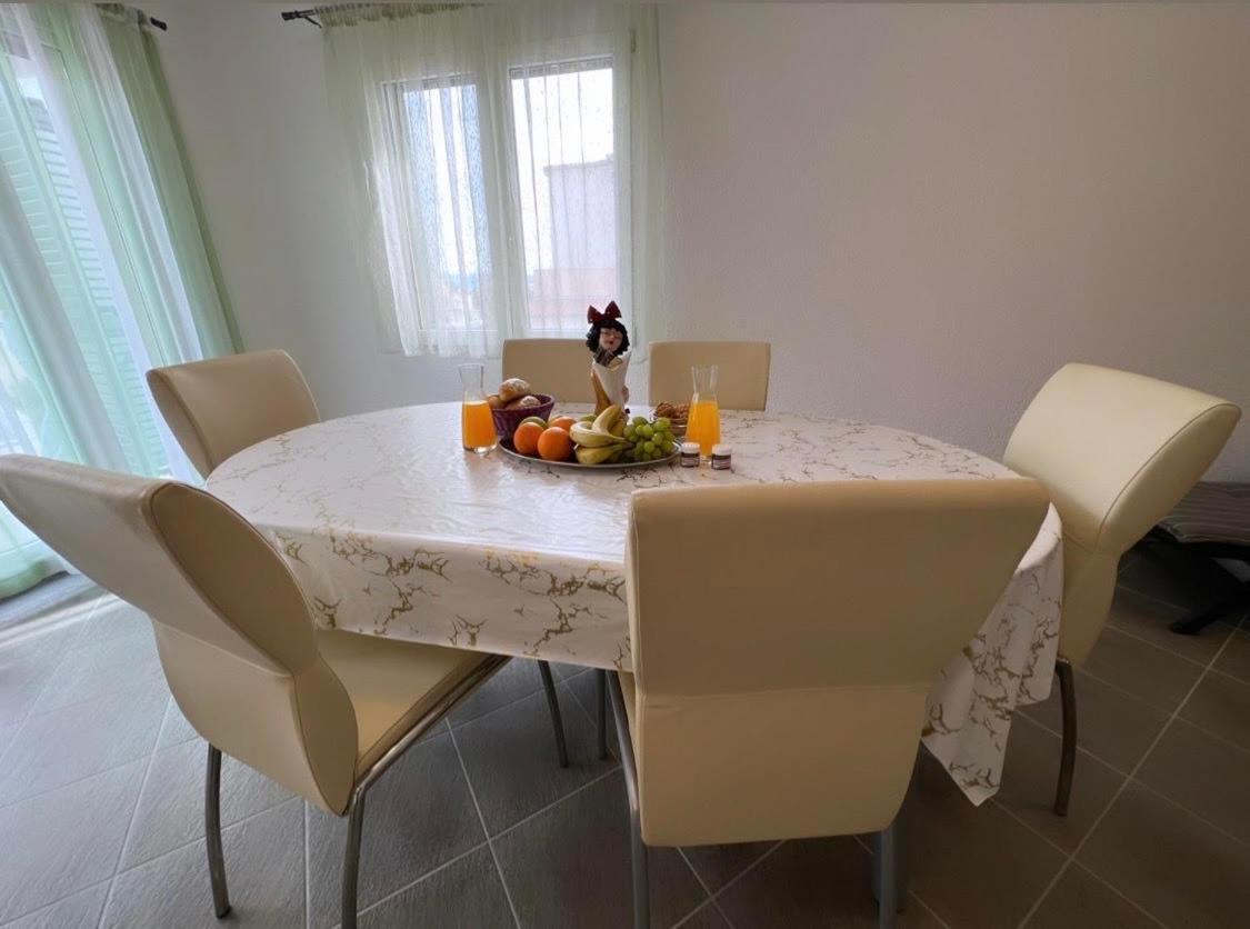 Apartments Mihi Подстрана Экстерьер фото