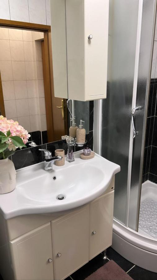 Apartments Mihi Подстрана Экстерьер фото