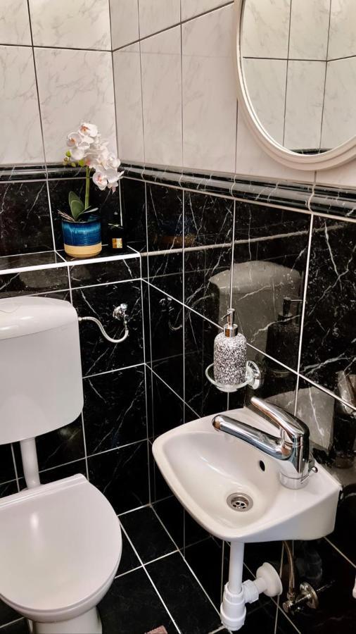 Apartments Mihi Подстрана Экстерьер фото