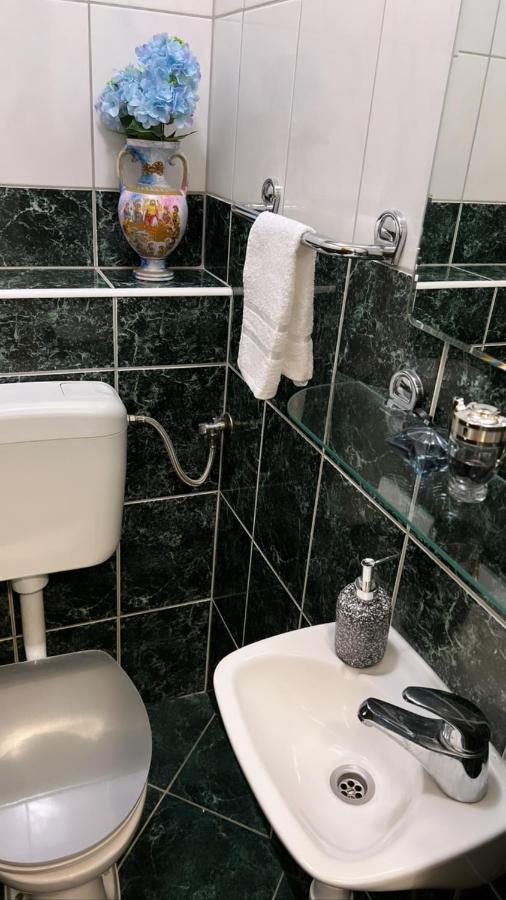 Apartments Mihi Подстрана Экстерьер фото