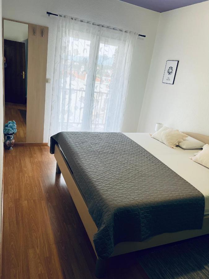 Apartments Mihi Подстрана Экстерьер фото