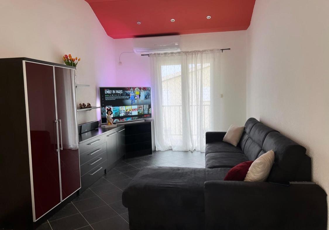 Apartments Mihi Подстрана Экстерьер фото