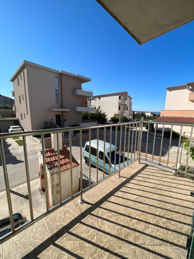 Apartments Mihi Подстрана Экстерьер фото