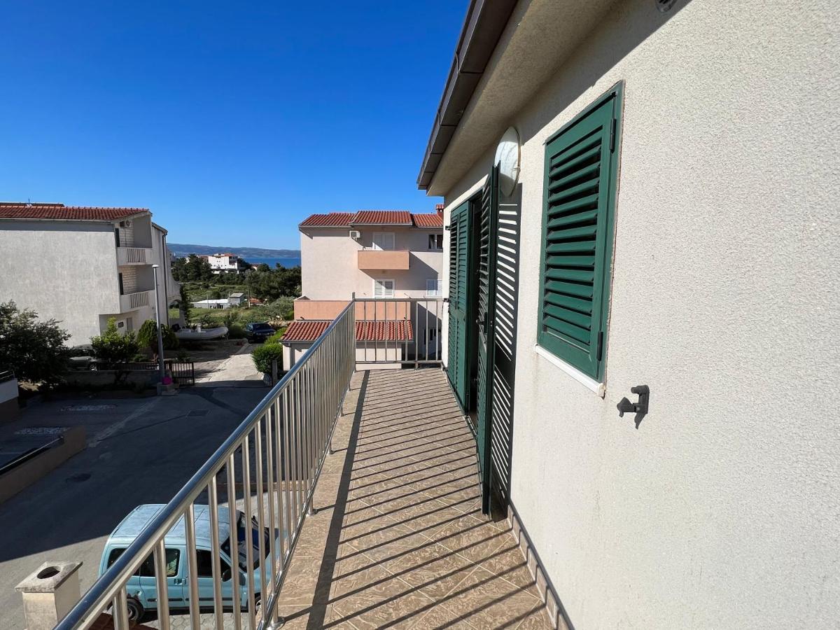 Apartments Mihi Подстрана Экстерьер фото